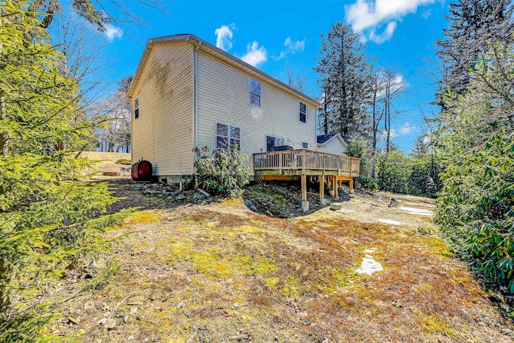 Long Pond Home with Hot Tub, Billiards & Poker