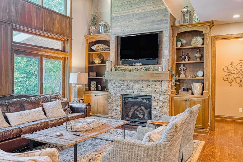 Luxury 4BR Mansion - HOT TUB - Lake View - Oakland