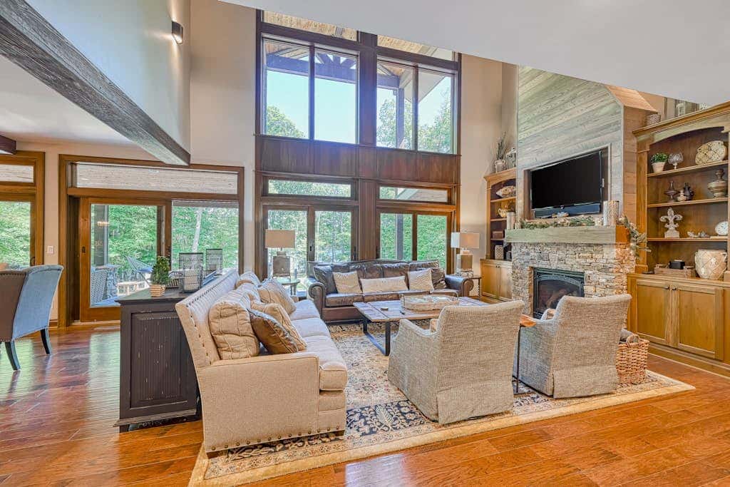 Luxury 4BR Mansion - HOT TUB - Lake View - Oakland