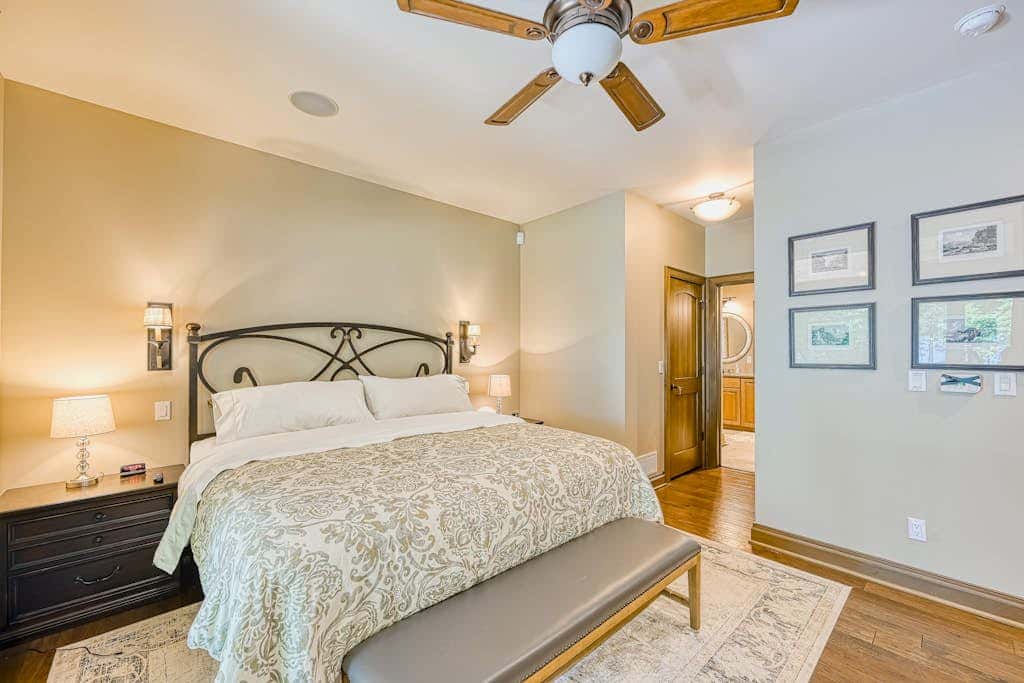 Luxury 4BR Mansion - HOT TUB - Lake View - Oakland