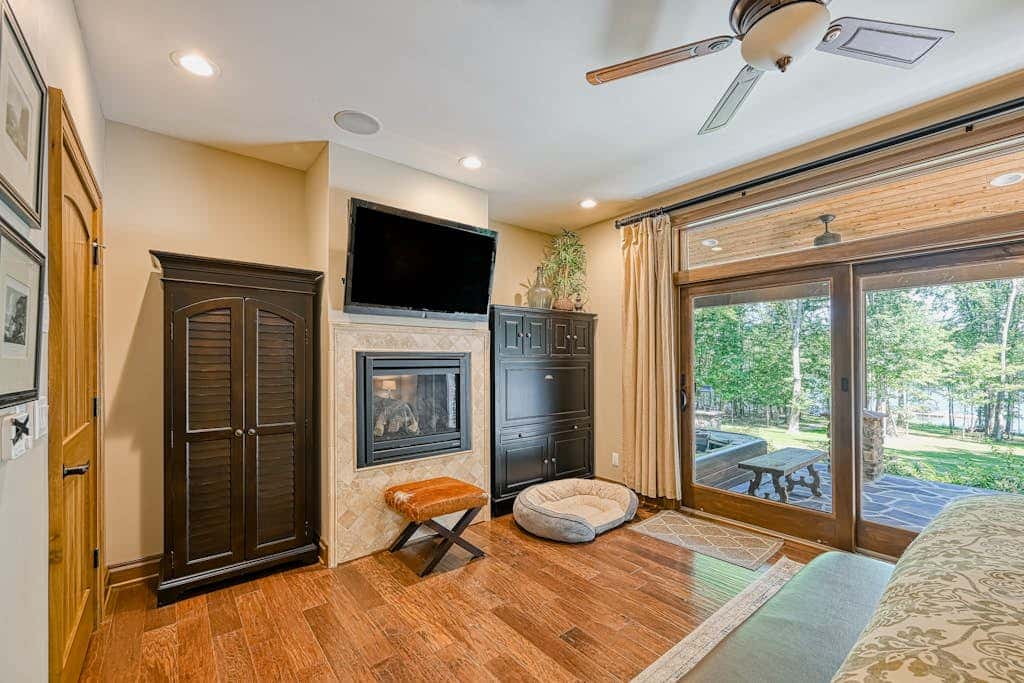 Luxury 4BR Mansion - HOT TUB - Lake View - Oakland