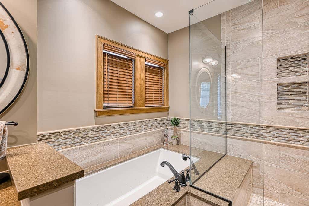 Luxury 4BR Mansion - HOT TUB - Lake View - Oakland