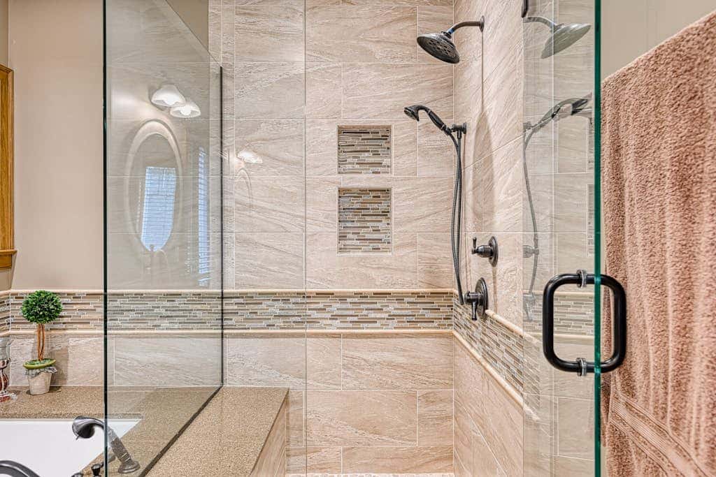 Luxury 4BR Mansion - HOT TUB - Lake View - Oakland