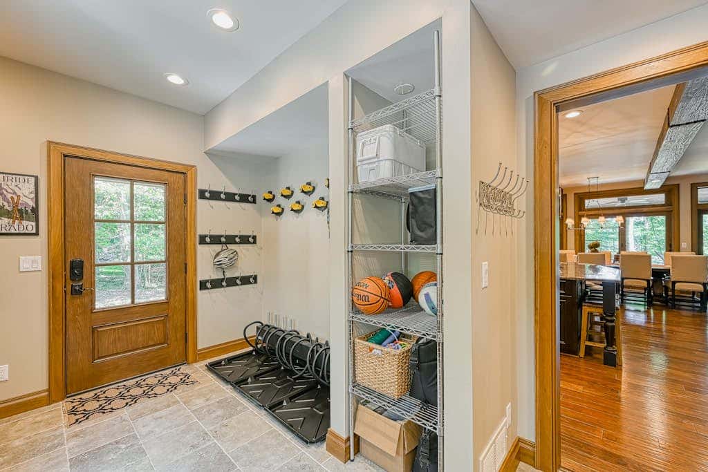 Luxury 4BR Mansion - HOT TUB - Lake View - Oakland