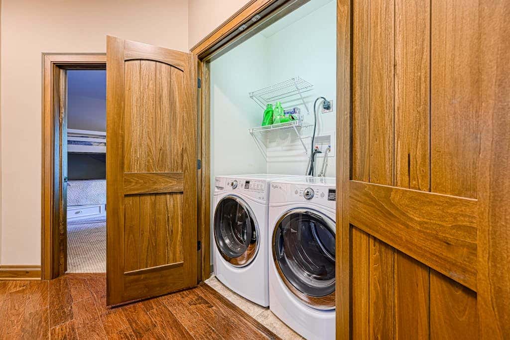 Luxury 4BR Mansion - HOT TUB - Lake View - Oakland