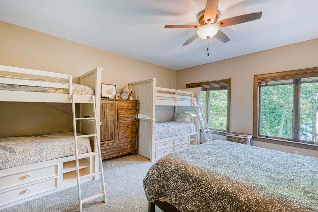 Luxury 4BR Mansion - HOT TUB - Lake View - Oakland