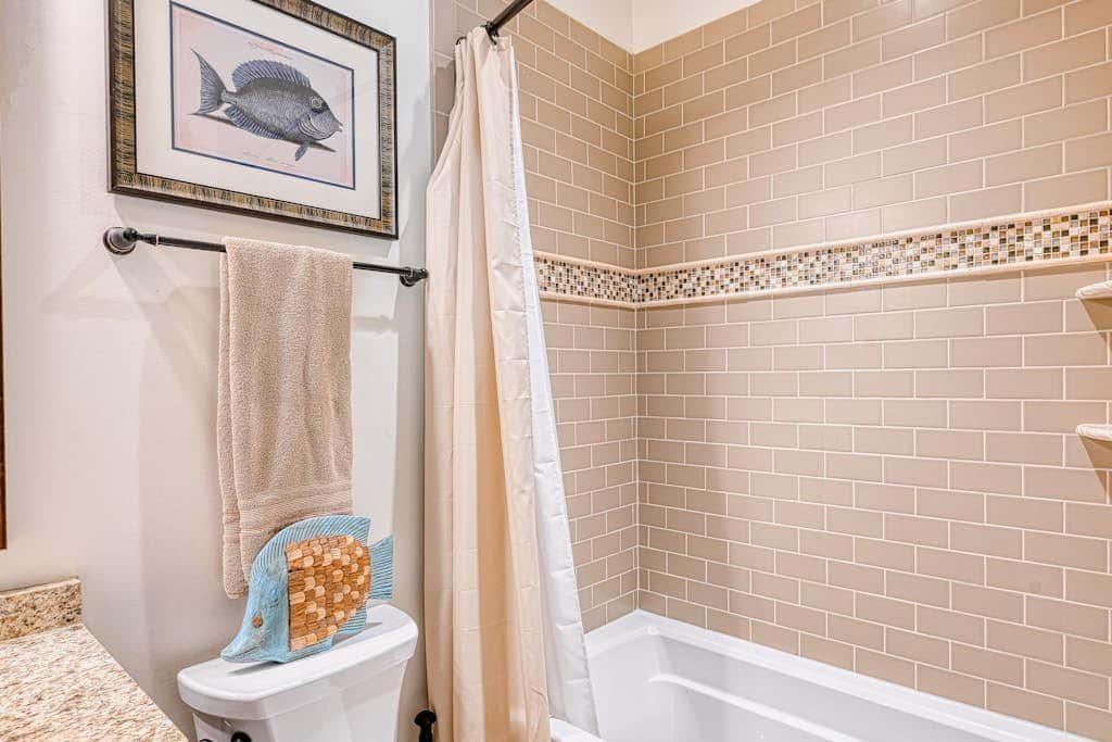Luxury 4BR Mansion - HOT TUB - Lake View - Oakland