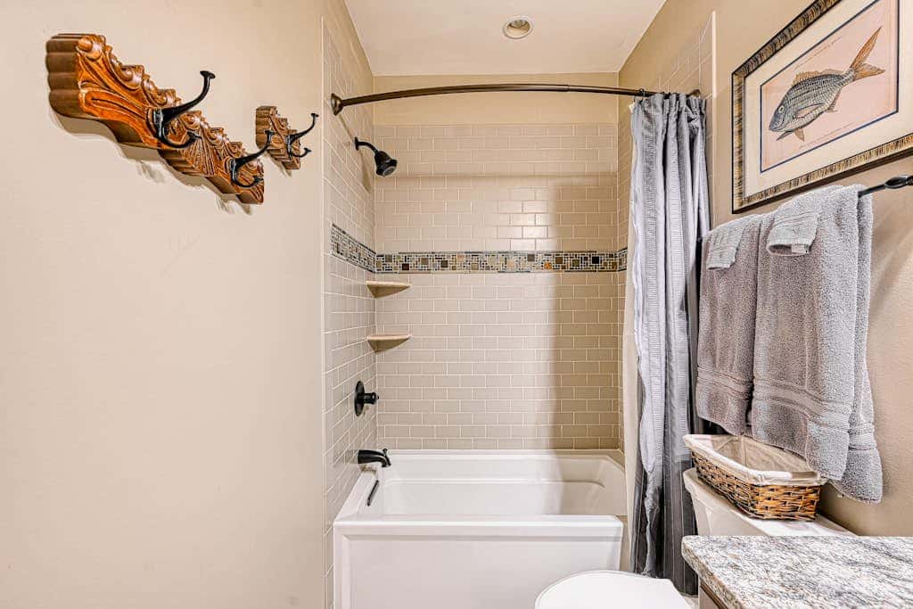Luxury 4BR Mansion - HOT TUB - Lake View - Oakland
