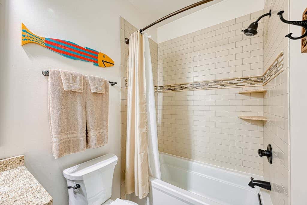 Luxury 4BR Mansion - HOT TUB - Lake View - Oakland