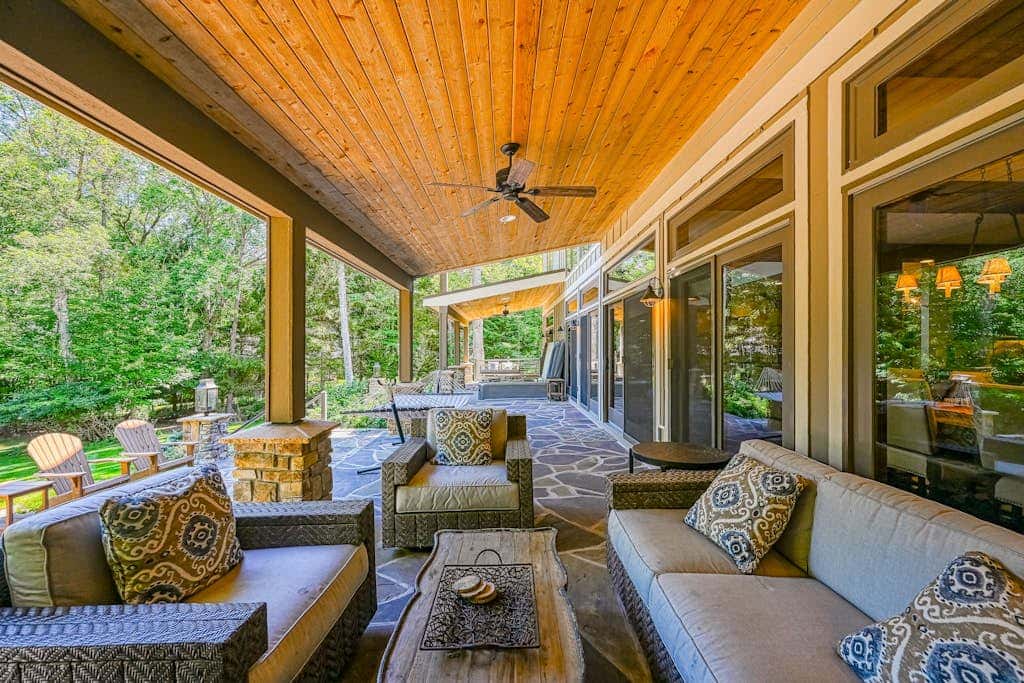 Luxury 4BR Mansion - HOT TUB - Lake View - Oakland