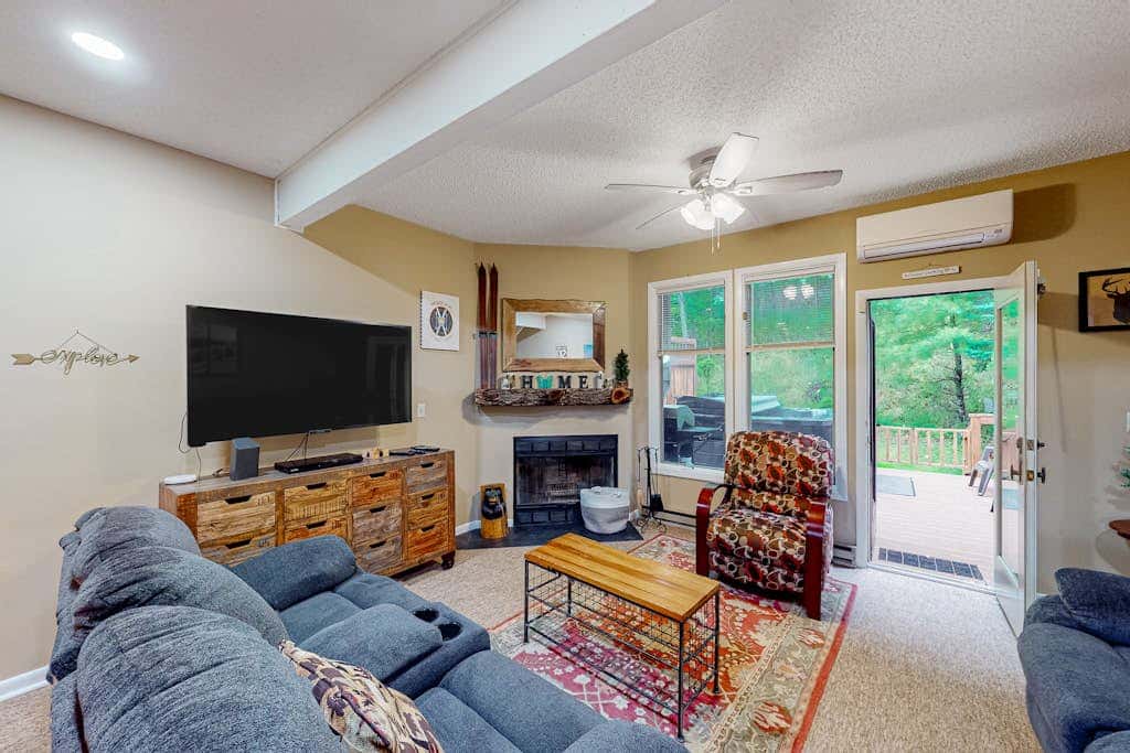 2BR - Slope Access - Fireplace