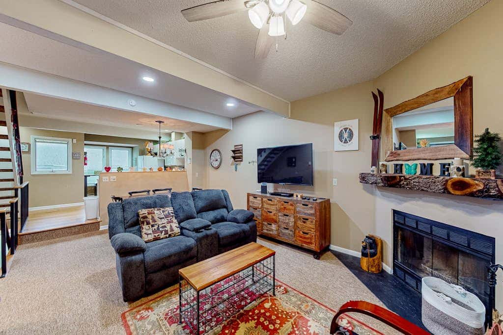 2BR - Slope Access - Fireplace