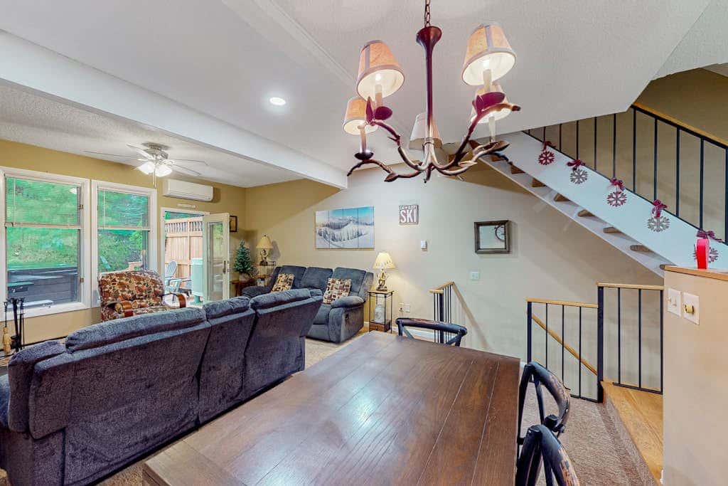 2BR - Slope Access - Fireplace