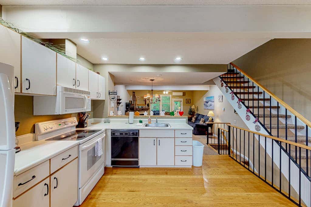 2BR - Slope Access - Fireplace