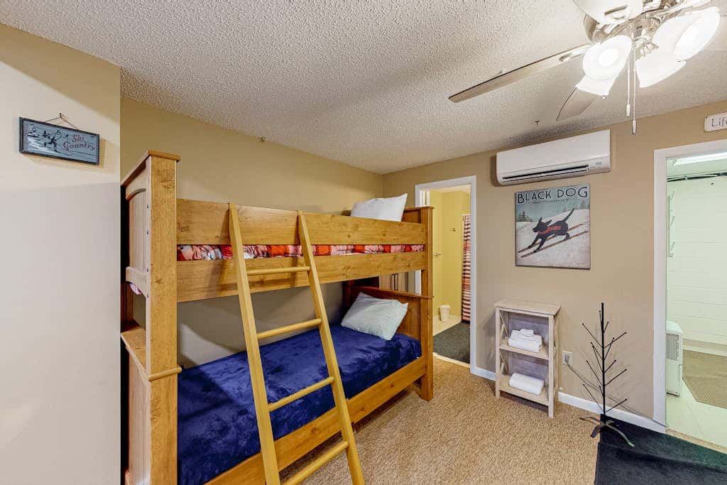2BR - Slope Access - Fireplace