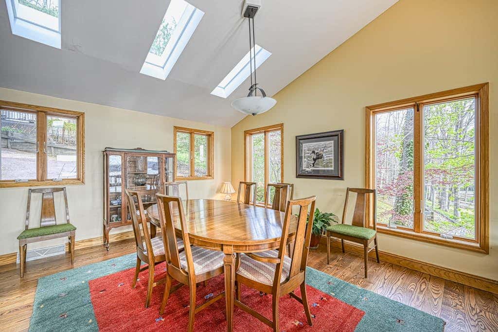 Serene 3BR Lodge - THE Lake View - Oakland