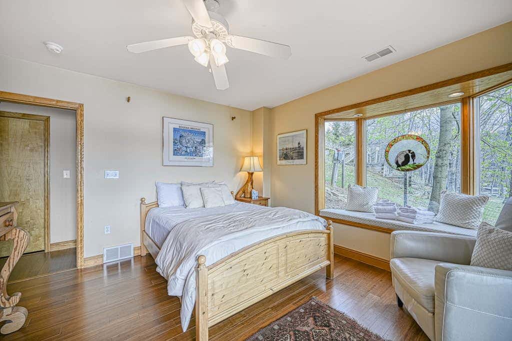 Serene 3BR Lodge - THE Lake View - Oakland