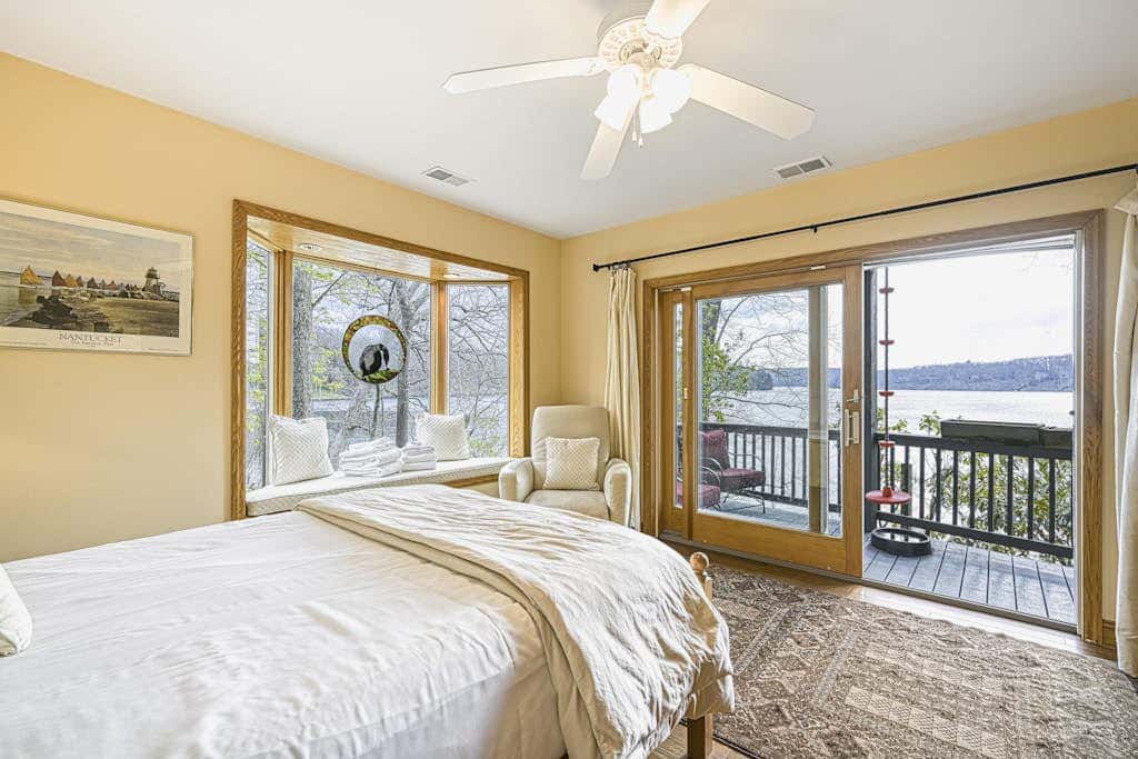 Serene 3BR Lodge - THE Lake View - Oakland