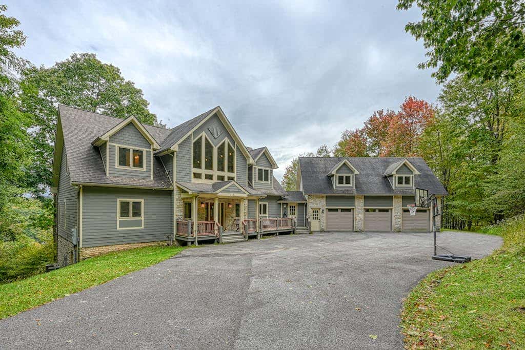 Spacious 5BR - HOT TUB - Lake & Mountain Views