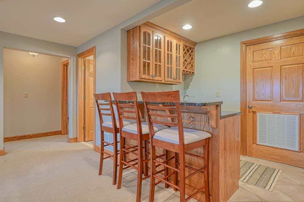 Spacious 5BR - HOT TUB - Lake & Mountain Views