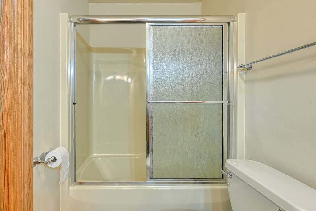 Spacious 5BR - HOT TUB - Lake & Mountain Views