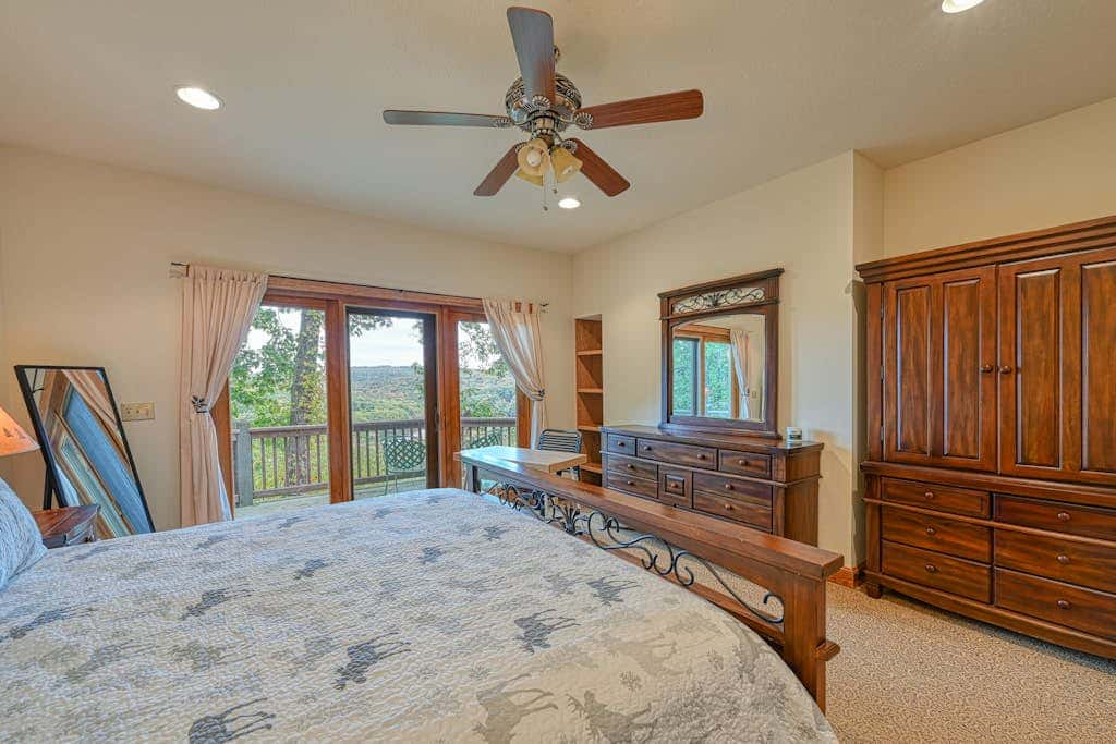 Spacious 5BR - HOT TUB - Lake & Mountain Views