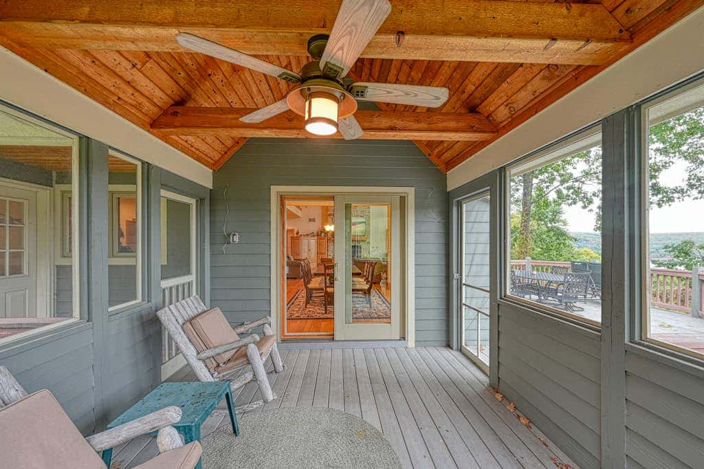 Spacious 5BR - HOT TUB - Lake & Mountain Views