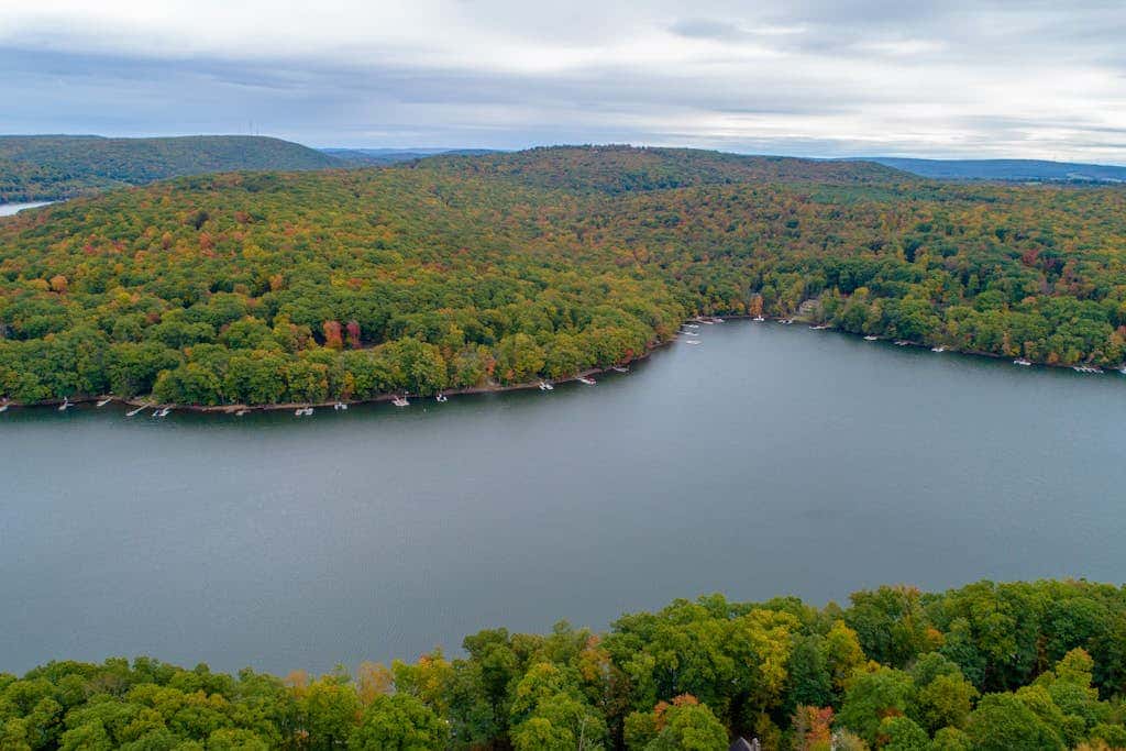 Spacious 5BR - HOT TUB - Lake & Mountain Views