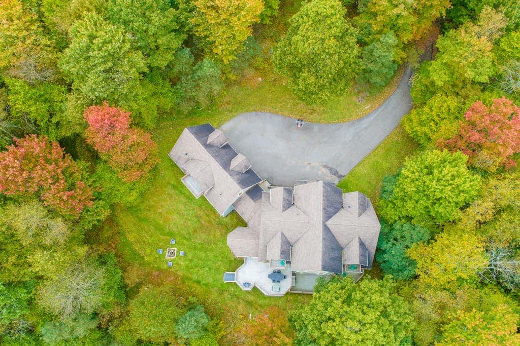 Spacious 5BR - HOT TUB - Lake & Mountain Views