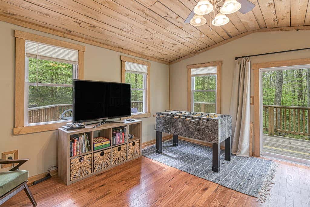 2BR - Forest Cabin - Fire Pit