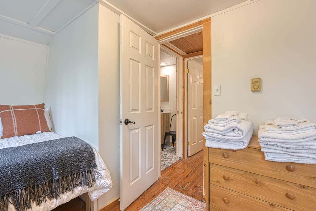 2BR - Forest Cabin - Fire Pit