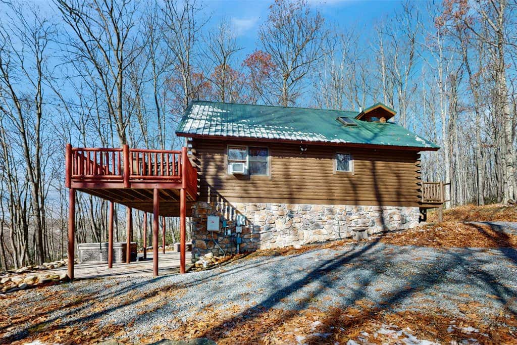 Rustic 3BR Cabin - HOT TUB - Lake View - Oakland