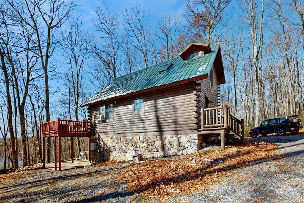 Rustic 3BR Cabin - HOT TUB - Lake View - Oakland