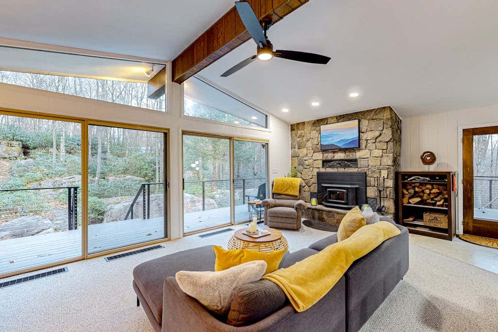 Charming 4BR Home - HOT TUB - Oakland