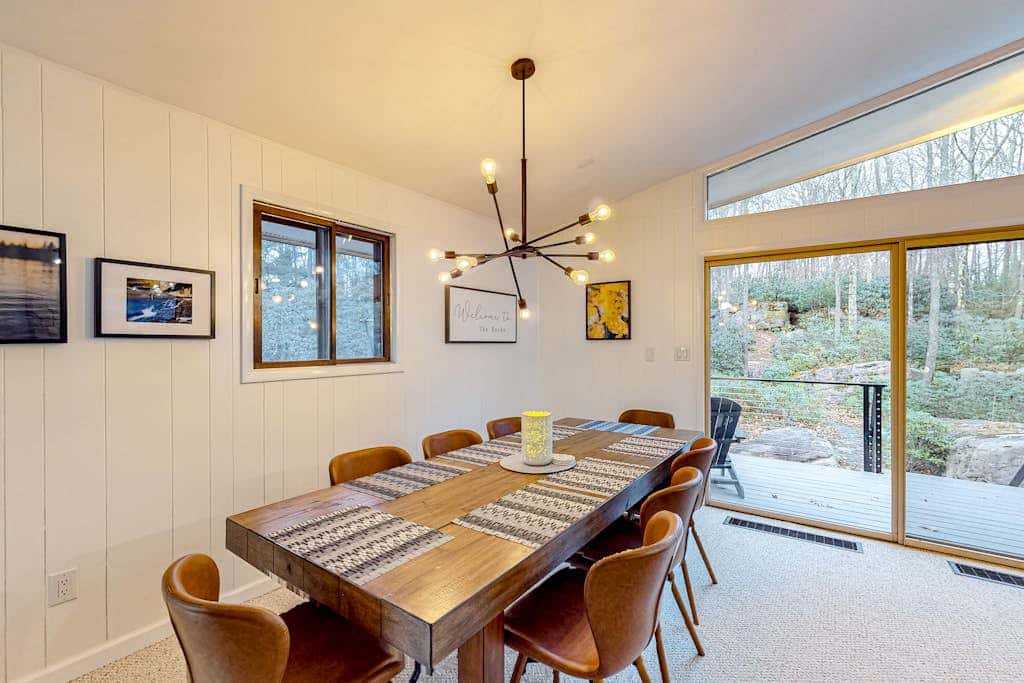 Charming 4BR Home - HOT TUB - Oakland