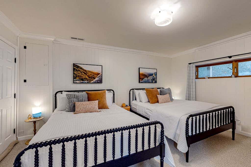 Charming 4BR Home - HOT TUB - Oakland
