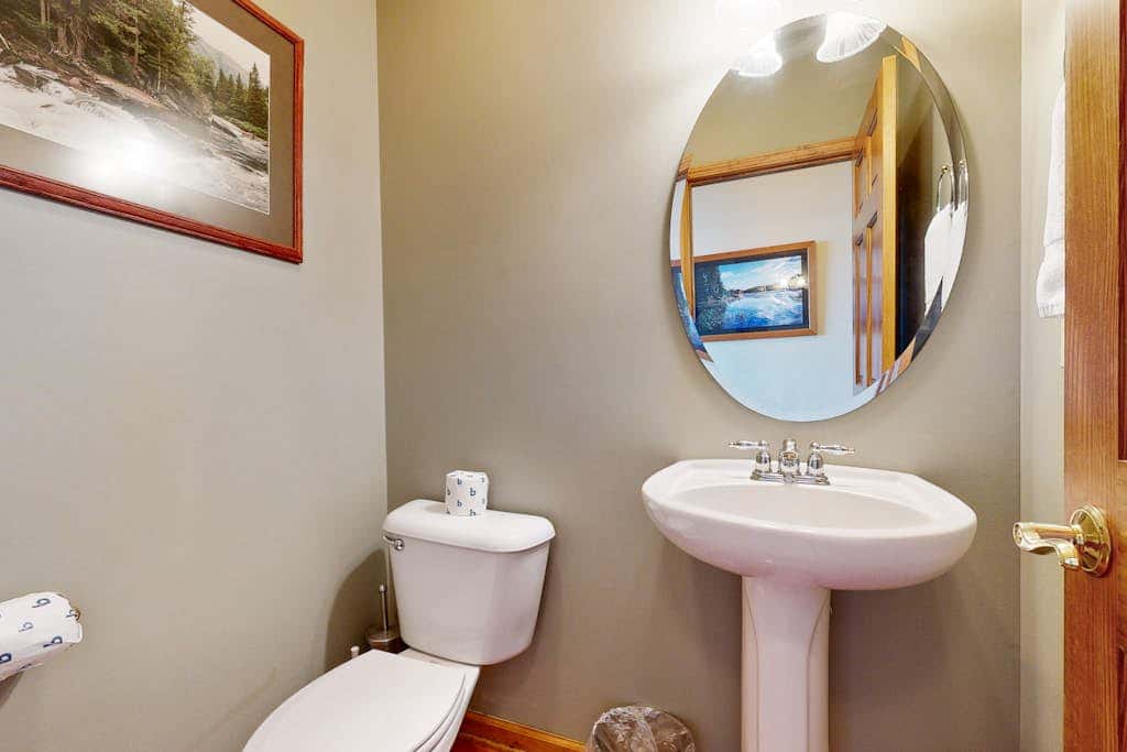 Charming 3BR Townhouse - LAKE VIEW - McHenry