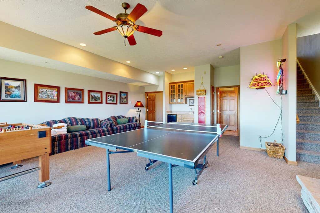 Charming 3BR Townhouse - LAKE VIEW - McHenry