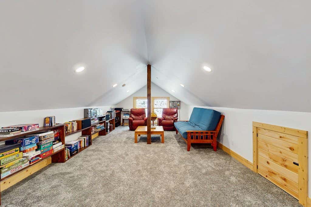 Modern 4BR Cabin - Movie Theater - HOT TUB