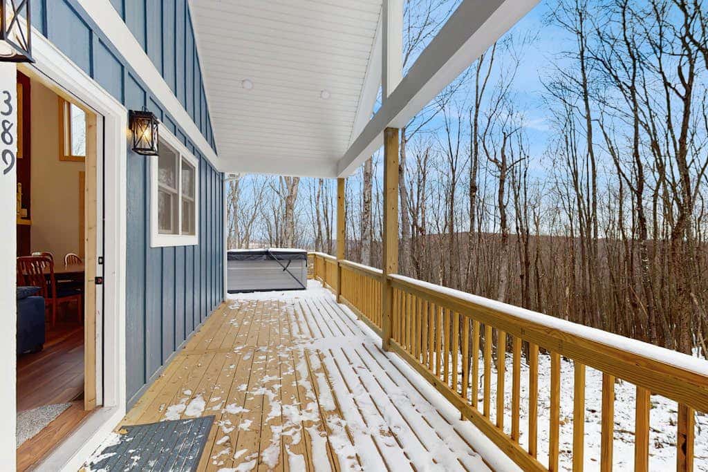 Modern 4BR Cabin - Movie Theater - HOT TUB