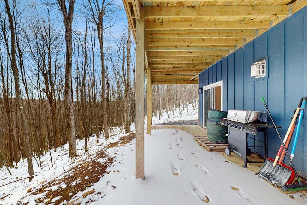 Modern 4BR Cabin - Movie Theater - HOT TUB