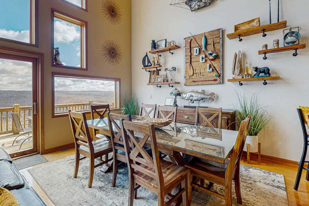 Serene 3BR Townhouse - HOT TUB - McHenry