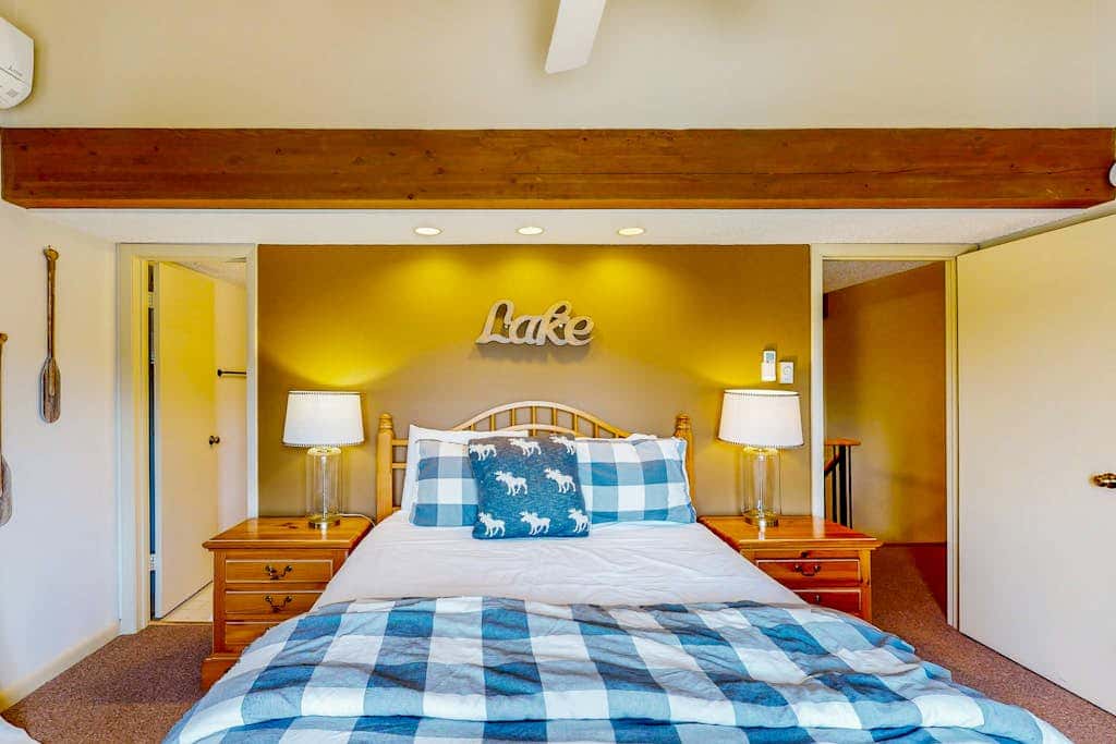 Snug 4BR Townhouse - SKI IN, SKI OUT - McHenry