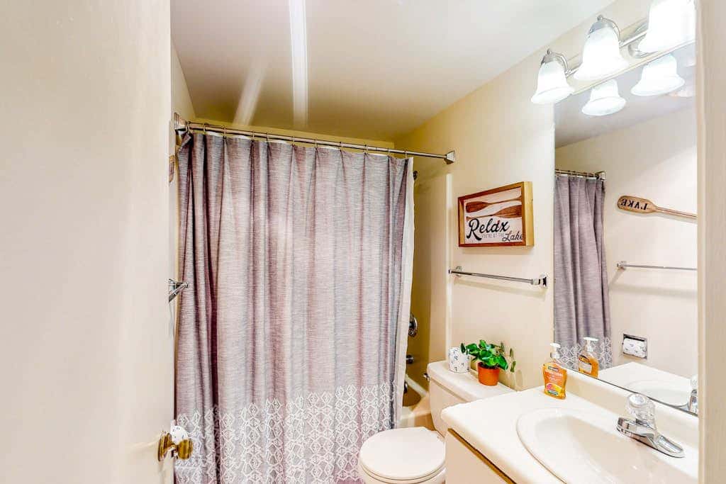 Snug 4BR Townhouse - SKI IN, SKI OUT - McHenry