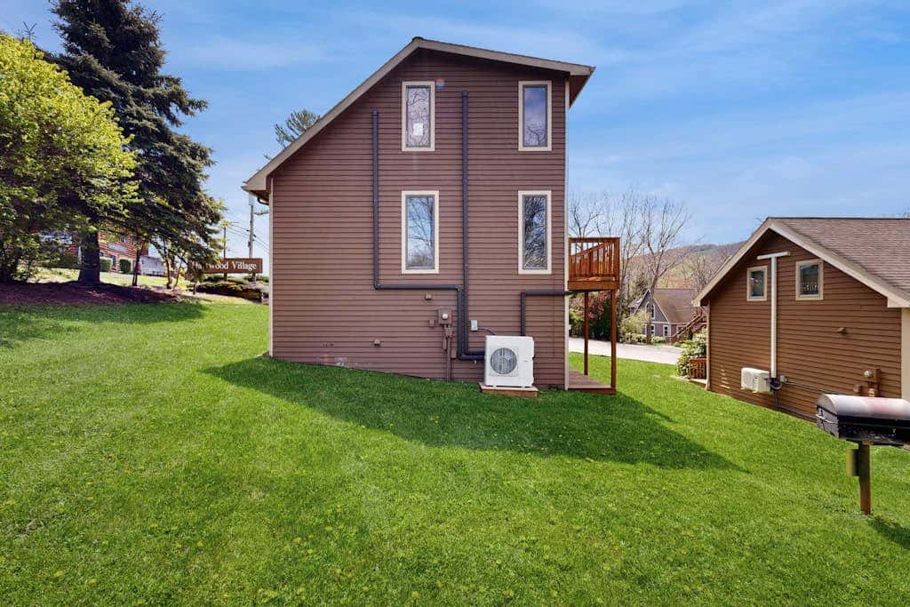 5BR - Cozy Retreat - Fireplace