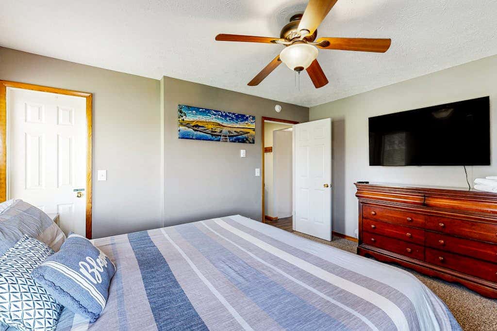 5BR - Cozy Retreat - Fireplace