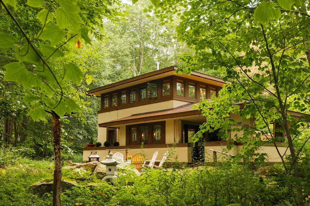 Frank Lloyd Wright-Inspired Prairie Home | Official Fallingwater Lodging Partner