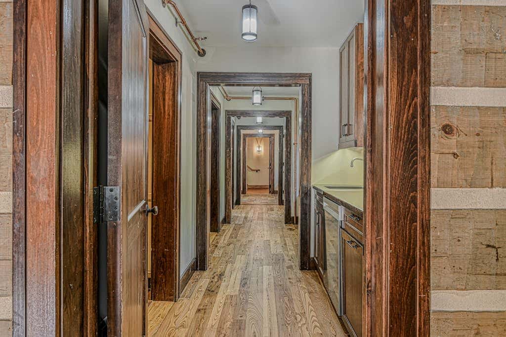 Lakefront 7BR Chalet - HOT TUB - Swanton