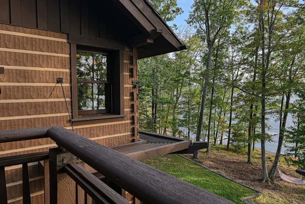 Lakefront 7BR Chalet - HOT TUB - Swanton