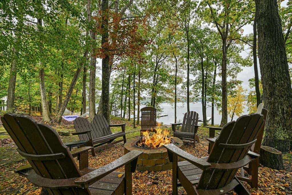 Lakefront 7BR Chalet - HOT TUB - Swanton